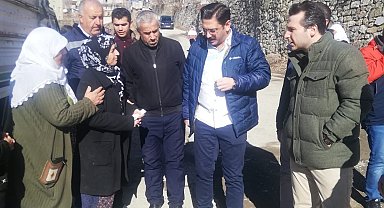 Vali yardımcıları heyelan bölgesinde incelemelerde bulundu