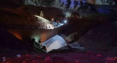 Van-Hakkari karayolunda üç araç şarampole düştü: 5 yaralı