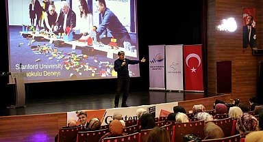 Van'da eğitimcilere 'Lider öğretmen' söyleşisi