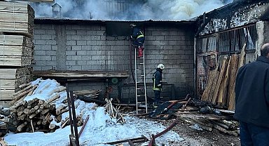 Van'da marangozlar sitesinde iş yeri yangını