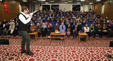 Van'da "Aile İçi İletişim, Kadının Rolü ve Önemi" konulu söyleşi düzenlendi