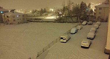 Varto'da kar yağışı hayatı olumsuz etkiledi