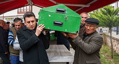 Vatani görevini yerine getirirken hayatını kaybeden Ayhan Öztürk'ün babası vefat etti