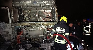 Yakıt dolu tanker yandı