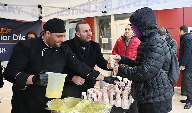 Yalova Belediyesi'nden üniversite öğrencilerine çorba ikramı