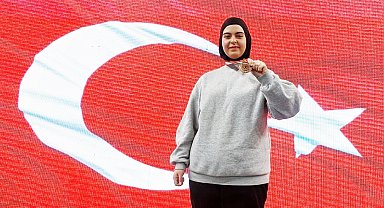 Yalovalı Aleyna boksta Türkiye üçüncüsü oldu