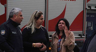 Yanan evini gözyaşları içinde izledi