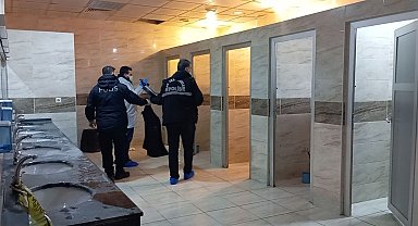 Yaşlı adam cami tuvaletinde ölü bulundu