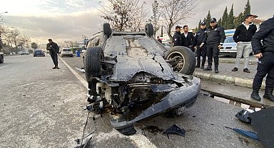 Yayaya çarpmamak için manevra yapan otomobil takla attı: 1 ölü, 2 yaralı
