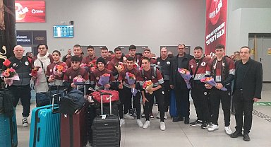 YDÜ Erkek Hentbol Takımı adını finale yazdırdı