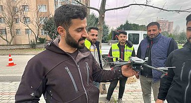 Yol kenarında dron buldu, sahibini her yerde arıyor