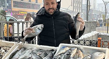 Yüksekova'da balık tezgahlarına yoğun ilgi