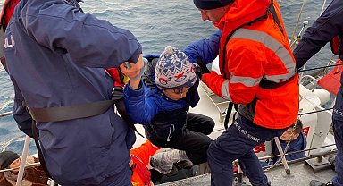 Yunan Sahil Güvenlik kaçak göçmenleri, ölüme terk ediyor