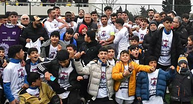 Yuntdağspor ve Horozköyspor'un Şampiyonluk Kupaları Başkan Çerçi'den