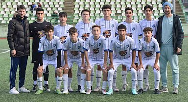 Yunusemre'nin U16'ları adım adım Türkiye Şampiyonası'na