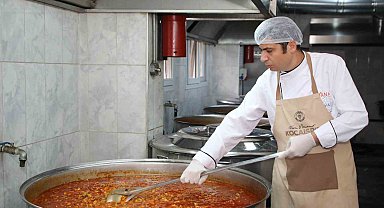 Yüreğir Belediyesi her gün 4 bin 200 aileye ulaşıyor
