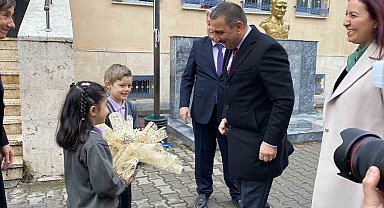 Zonguldak'ta öğrencilerin karne sevinci