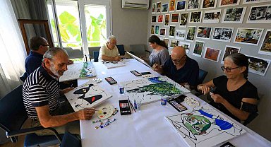 100 yaş evlerinde ikinci baharı yaşıyorlar