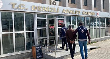 2 insan taciri para aldıkları göçmenlerle birlikte yakalandı