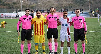 2015 yılında takım arkadaşı olan hakem Ceyhun Elmas ve futbolcu Fatih Özçelik'e tepki