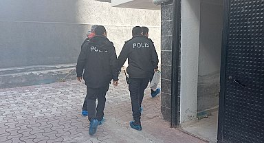 29 yaşındaki genç silahla başından vurulmuş halde bulundu