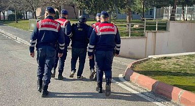 3 kardeşin öldüğü muhtarlık kavgası firarisi saklandığı samanlıkta yakalandı