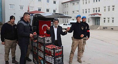 'Elmacı Dede' Hakkari'de