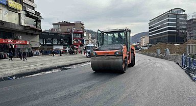 67 yıllık köprüde yıkım bitti, asfalt serimi başladı