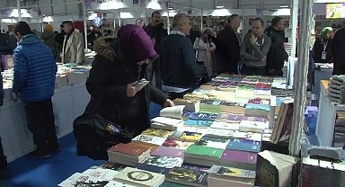9'uncu Üsküdar Kitap Fuarı kapılarını kitapseverlere açtı