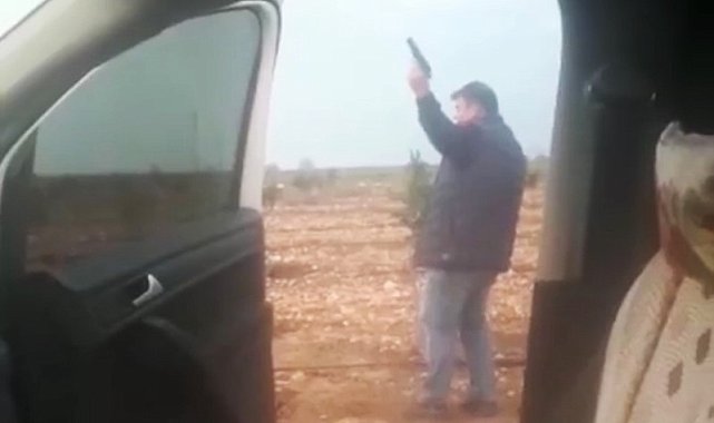 Adana Büyükşehir Belediyesi Özel Kalem Müdürünü vuran şahsın havaya eteş ederken görüntüsü çıktı