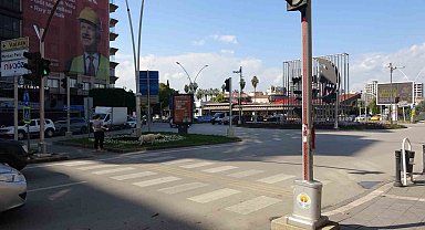 Adana'da kentin göbeğinde silahlı saldırı: 1 ağır yaralı