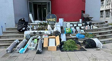 Adana'da narkotik polisleri 10 kilo bonzai ele geçirdi