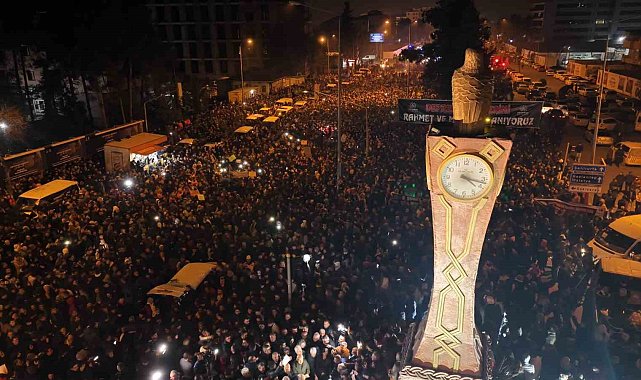 Adıyaman'da binlerce kişi deprem şehitlerini andı