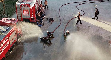 Afet gönüllüsü üniversiteliler ilk eğitimlerini aldı