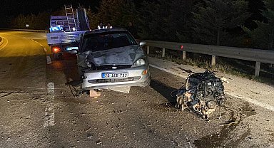 Ağaca çarpan otomobilin motoru yerinden fırladı: 1'i ağır 5 yaralı