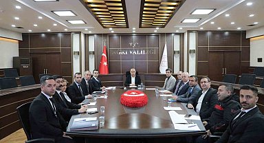 Ağrı Valisi Koç, bağımlılıkla mücadele, acil çağrı ve toprak koruma konularında toplantılar yaptı