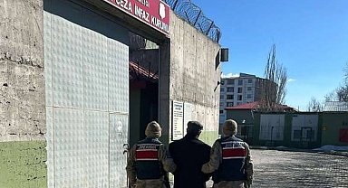 Ağrı'da çeşitli suçlardan aranan 4 firari yakalandı