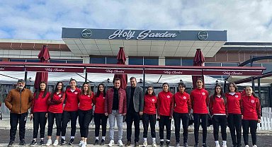 Ağrı'da kız futbol takımına destek