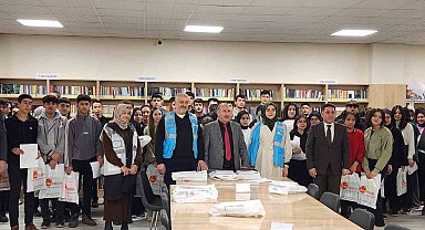 Ağrı'da öğrencilere kitap desteği