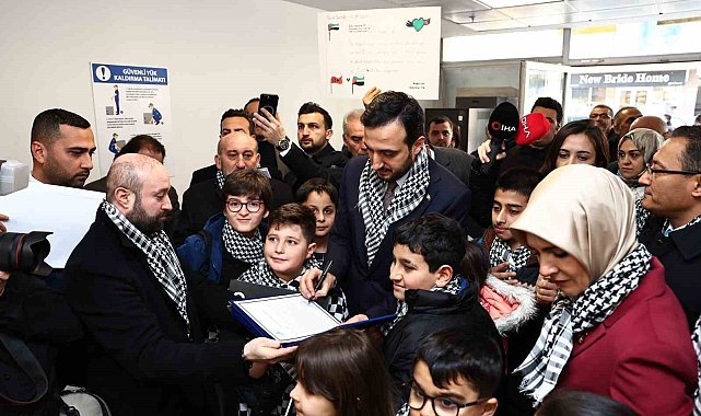 Aile ve Sosyal Hizmetler Bakanı Göktaş, 11 bin çocuğun hazırladığı kartpostalları Gazze'ye gönderdi