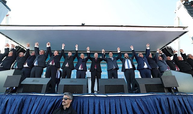 AK Parti İl Başkanı Güngör; "Adaylarımız millete hizmetkâr olmak için kentin altını üstüne getiriyor"