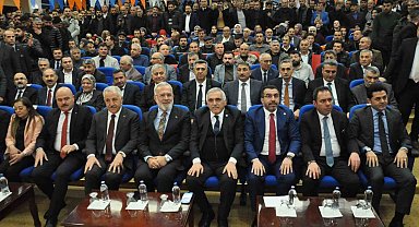 AK Parti Kars'ta belediye başkan adaylarını tanıttı
