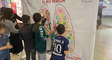 Akciğer maskotu çocuklardan ilgi gördü