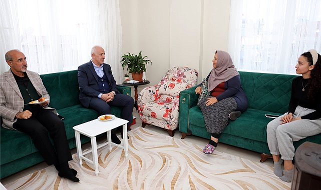 Akdeniz Belediyesi'nin "Onkobüs Servisi" kanser tedavisi gören vatandaşları mutlu ediyor