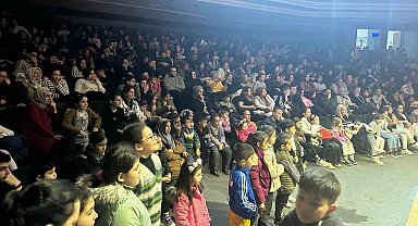 AKM Çocuk Tiyatro Grubu takdir topladı