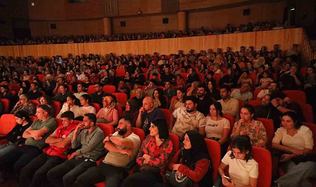 Aksaray Belediyesi şehir tiyatroları ile kapılarını sanatseverlere aralıyor