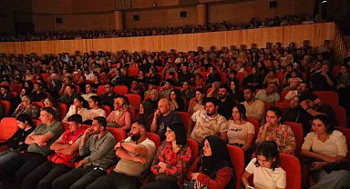 Aksaray Belediyesi şehir tiyatroları ile kapılarını sanatseverlere aralıyor
