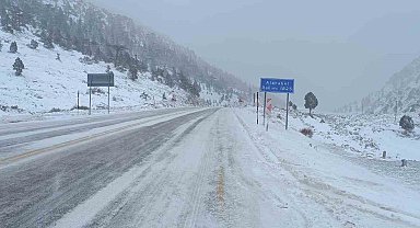 Alacabel'de gece başlayan kar yağışı sonrası ekipler seferber oldu