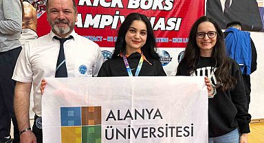 Alanya Üniversitesi'nde bronz madalya sevinci