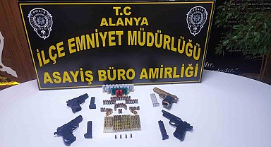 Alanya'da 26 ruhsatsız silah ve 155 fişek ele geçirildi
